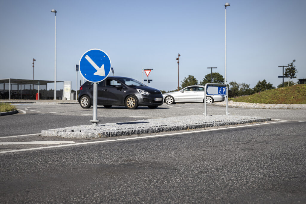 Vedligeholdelsesfri helleanlæg med Lithomex fuger ved Regionshospitalet Gødstrup i Herning