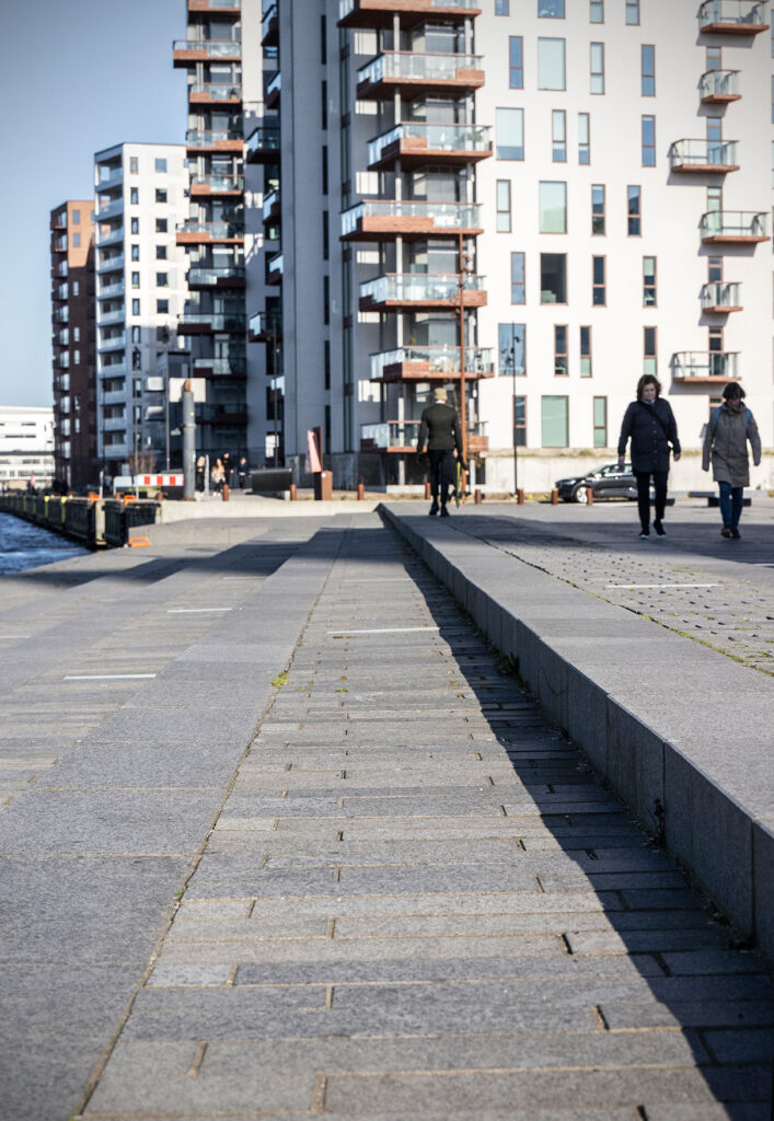 Lithomex styrkefuger mellem fliser ved Musikkens Hus i Aalborg